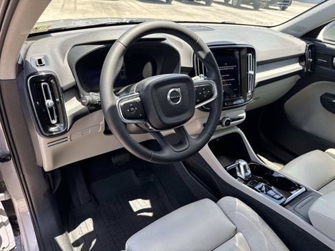 Used 2023 Volvo XC40 B5 Ultimate w/ Protection Package Premier AWD/4WD image 23