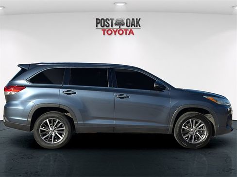 Used 2019 Toyota Highlander XLE image 8