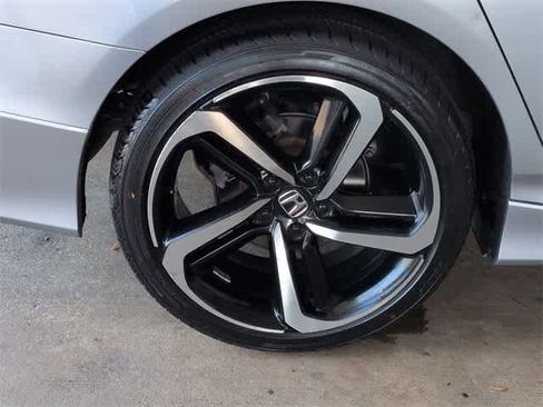 Used 2018 Honda Accord Sport image 14