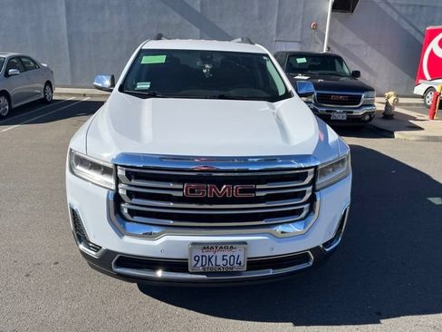 Used 2023 GMC Acadia SLE w/ Driver Convenience Package FWD image 2