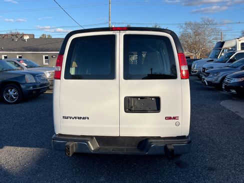 Used 2024 GMC Savana 2500 w/ Driver Convenience Package image 7