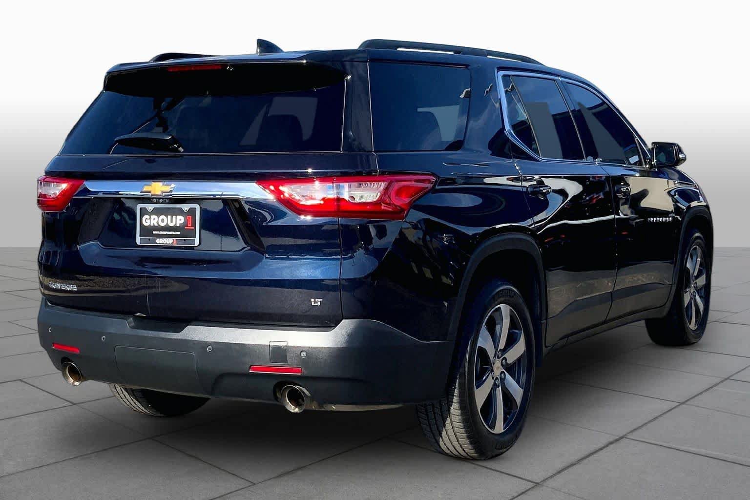 Used 2020 Chevrolet Traverse LT w/ LT Premium Package FWD image 13