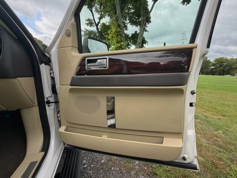 Used 2015 Lincoln Navigator L 4WD w/ Equipment Group 101A Reserve image 43