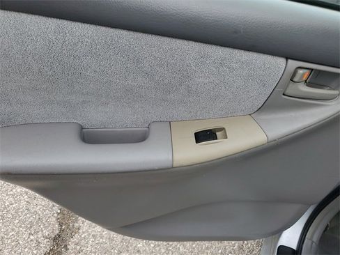 Used 2007 Toyota Corolla CE image 30