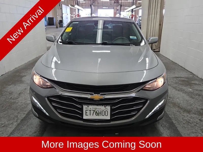 Used 2024 Chevrolet Malibu LT FWD image 2