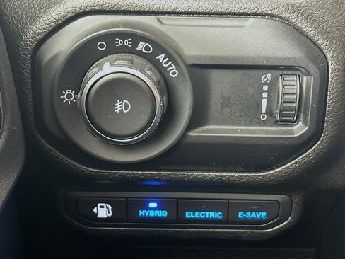 Used 2023 Jeep Wrangler Unlimited AWD/4WD image 16