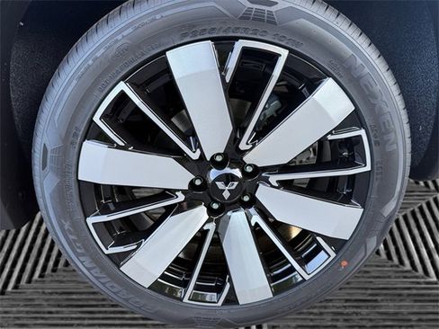 New 2025 Mitsubishi Outlander SE image 35