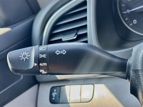 Used 2017 Hyundai Elantra SE FWD image 12