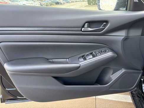 Used 2025 Nissan Altima 2.5 S image 14