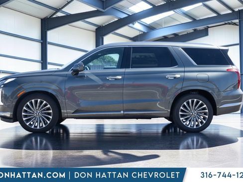 Used 2024 Hyundai Palisade Calligraphy AWD/4WD image 2