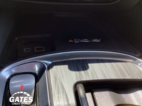 Used 2023 Buick Enclave Essence FWD image 20