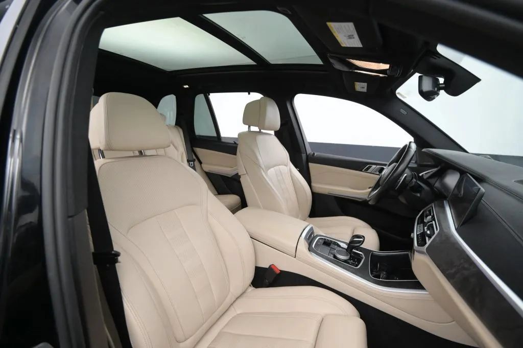 Used 2021 BMW X5 xDrive40i w/ M Sport Package AWD/4WD image 50
