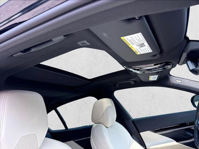 Used 2026 BMW 530i w/ M Sport Package RWD image 17