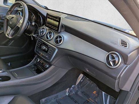 Used 2014 Mercedes-Benz CLA 250 image 21