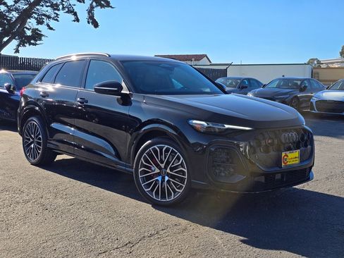 New 2025 Audi SQ5 Prestige image 1