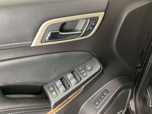 Used 2015 GMC Yukon Denali image 12