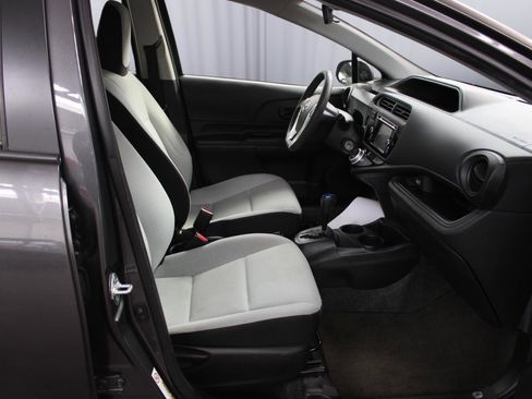 Used 2017 Toyota Prius C One image 11