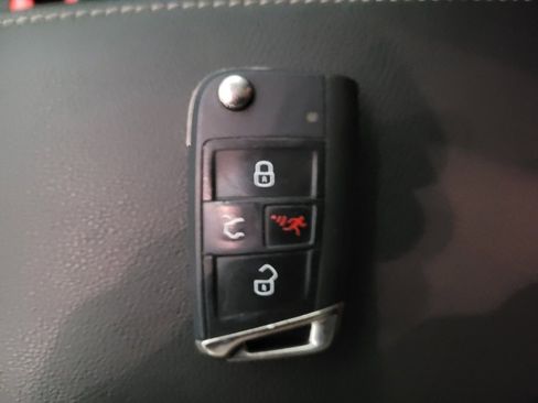 Used 2021 Volkswagen Tiguan SE FWD image 32