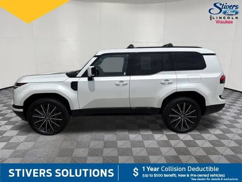 Used 2024 Lexus GX 550 w/ Accessory Package (2T) AWD/4WD image 11