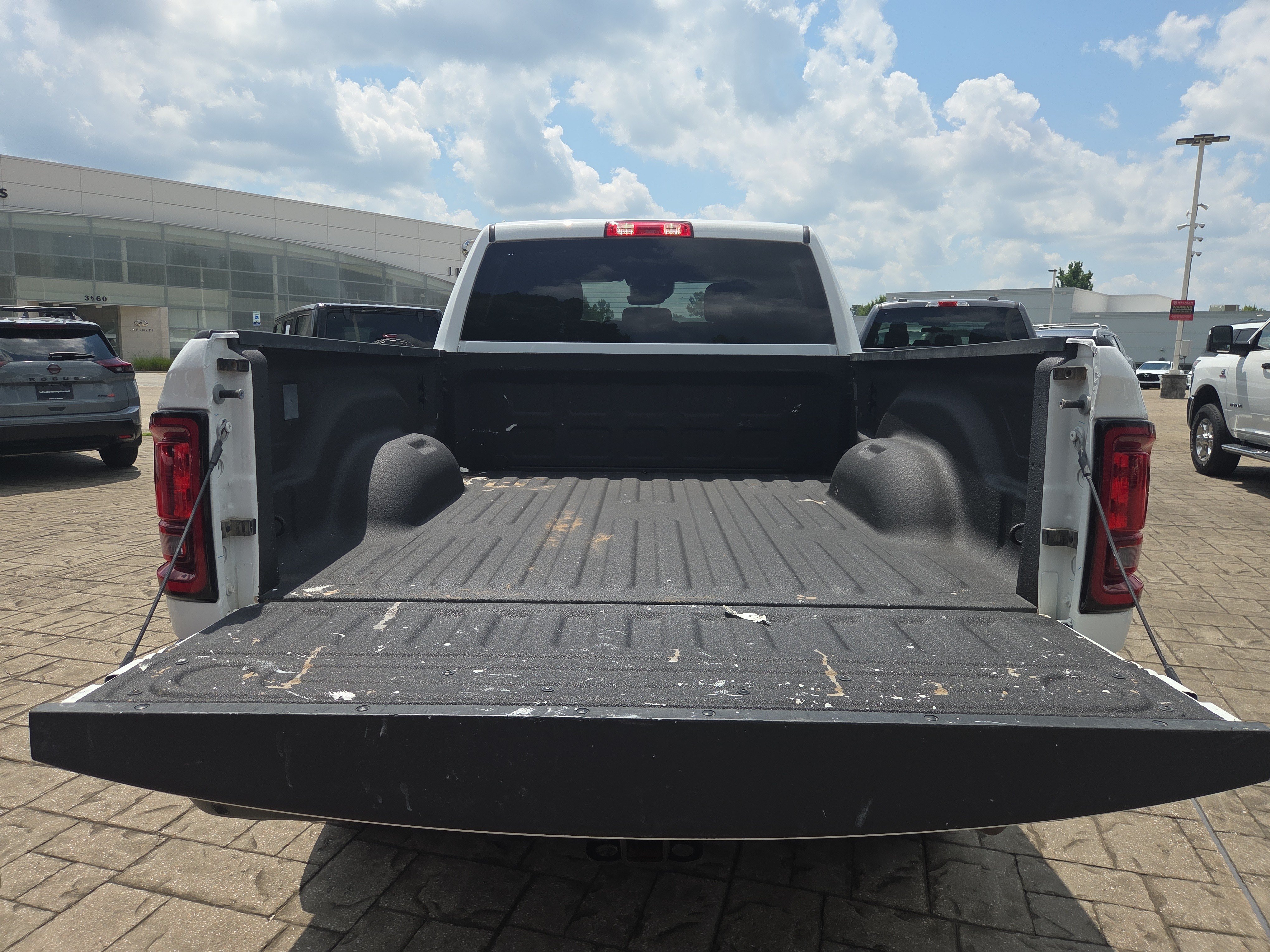 Used 2025 RAM 2500 Big Horn AWD/4WD image 9