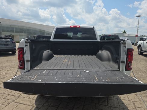 Used 2025 RAM 2500 Big Horn AWD/4WD image 9
