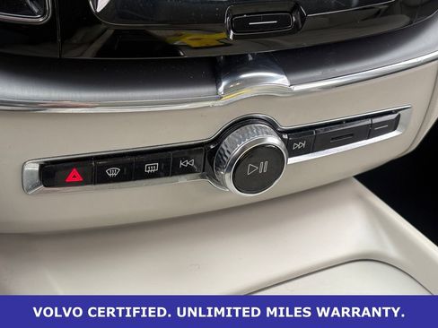 Certified 2024 Volvo XC60 B5 Core w/ Protection Package Premier image 24