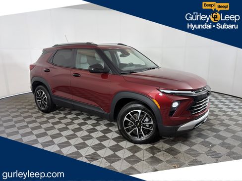 Used 2025 Chevrolet TrailBlazer LT image 1