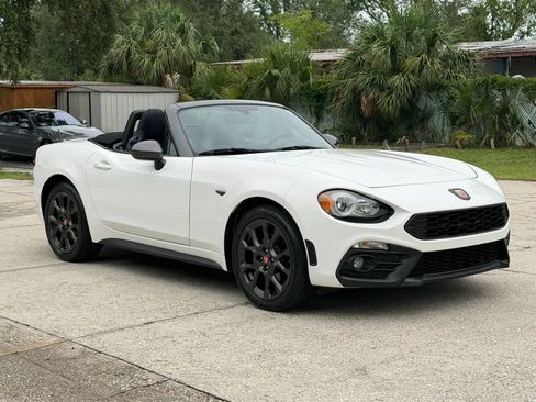 Used 2017 FIAT 124 Spider Abarth RWD image 4