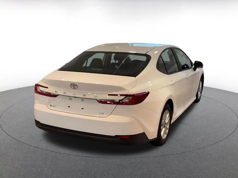 Used 2025 Toyota Camry LE image 14