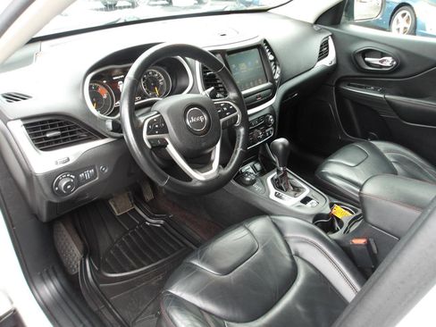 Used 2016 Jeep Cherokee Trailhawk w/ Comfort/Convenience Group image 9