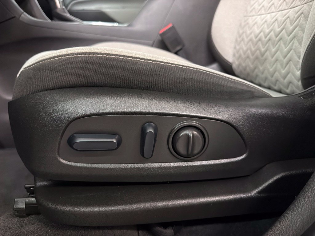 Used 2024 Chevrolet Equinox LT FWD image 14