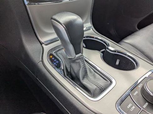 Certified 2022 Jeep Grand Cherokee Limited AWD/4WD image 18