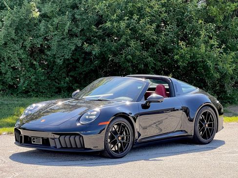 Certified 2026 Porsche 911 Targa 4 GTS AWD/4WD image 1