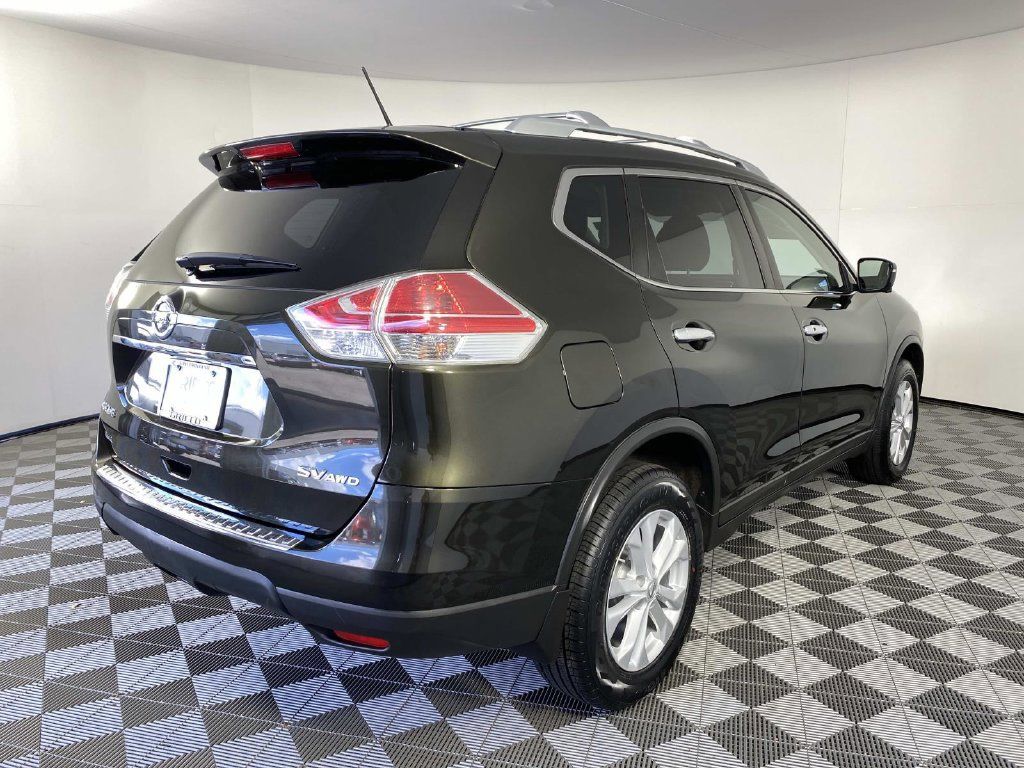 Used 2016 Nissan Rogue SV w/ SV Premium Package AWD/4WD image 9