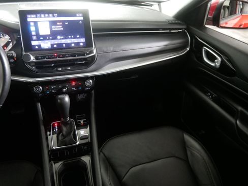 Used 2022 Jeep Compass Limited image 11