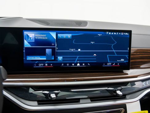 New 2026 BMW X5 xDrive50e image 28