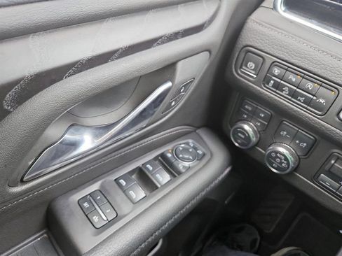 Used 2024 GMC Yukon XL Denali w/ Advanced Technology Package AWD/4WD image 21