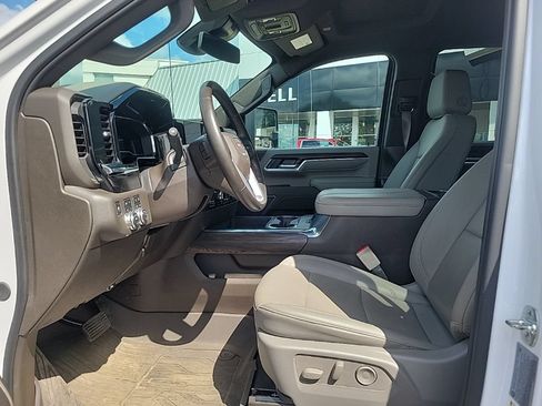 Used 2025 GMC Sierra 2500 SLT w/ SLT Premium Package AWD/4WD image 5
