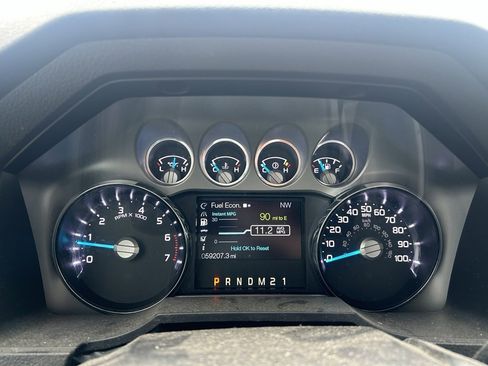 Used 2015 Ford F350 Lariat image 19