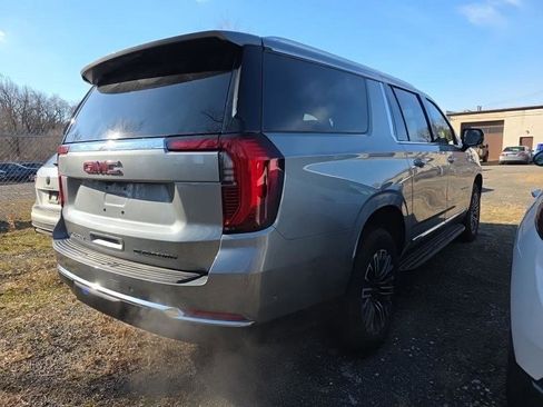 Used 2025 GMC Yukon XL Elevation image 3