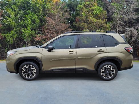 Certified 2025 Subaru Forester Premium image 22