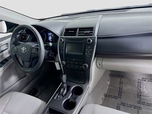 Certified 2017 Toyota Camry LE image 26