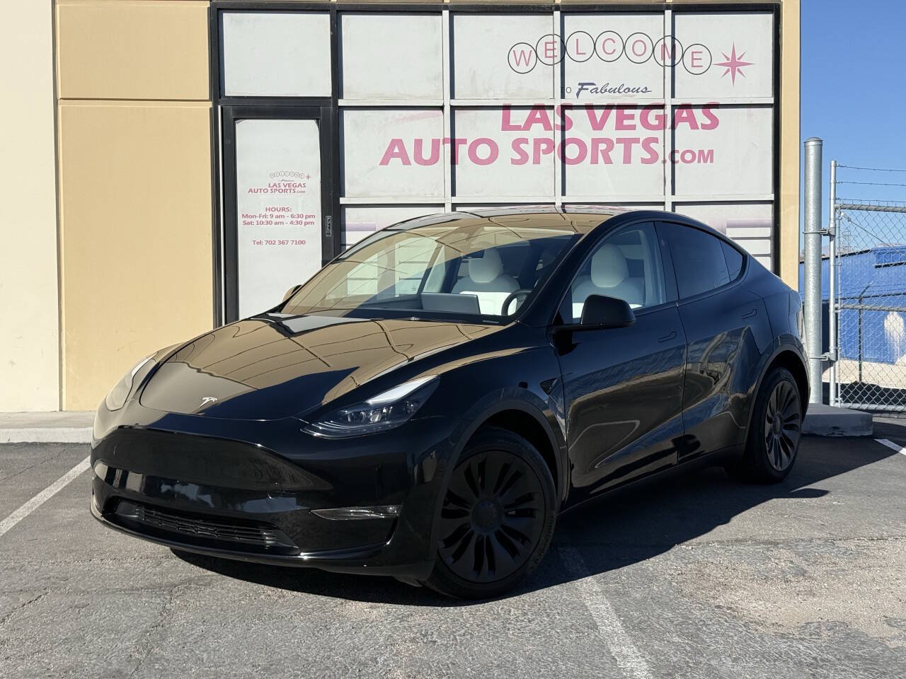 Used 2023 Tesla Model Y Long Range AWD/4WD image 4