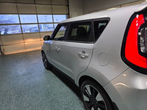 Used 2014 Kia Soul ! w/ Sun & Sound Package image 10