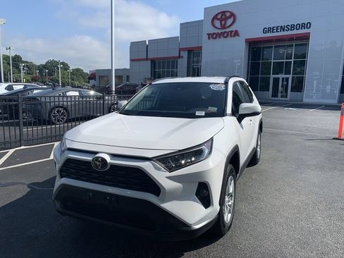 Used 2021 Toyota RAV4 XLE AWD/4WD image 1