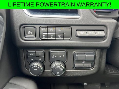 Used 2024 Chevrolet Tahoe High Country w/ Premium Package AWD/4WD image 10