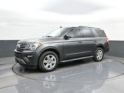 Used 2018 Ford Expedition XLT w/ Equipment Group 202A image 1