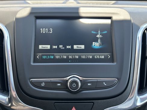 Used 2018 Chevrolet Equinox LT FWD image 28