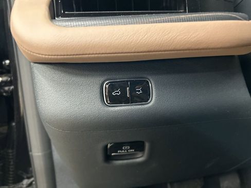 New 2026 Lincoln Navigator L Black Label AWD/4WD image 13