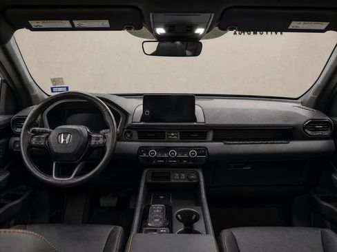 Certified 2024 Honda Pilot TrailSport image 11